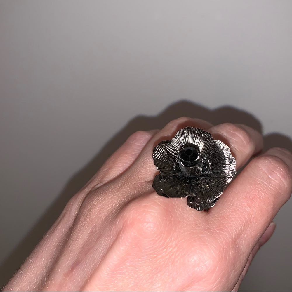 Floral Silver Ring with Black Gem